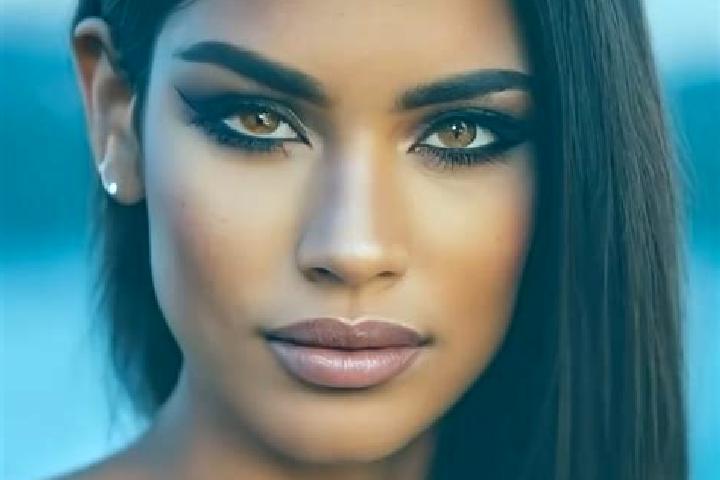 Ariana, 26, a dark blonde hazel-eyed latina companion based in Senkoey. Offering BDSM, Striptease, Girlfriend Experience. Available for incall and outcall, d...