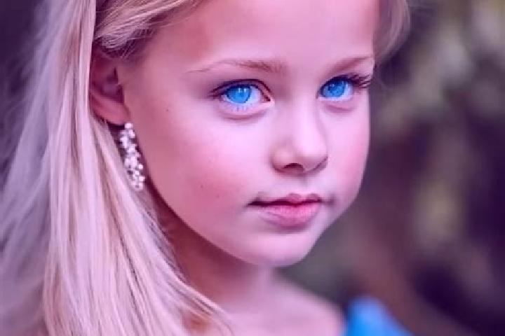 Ariana, 27, a blonde blue-eyed ebony companion based in Dzialdowo. Offering OWO, CIM, Massage, GFE. Available for incall and outcall, overnight bookings avai...