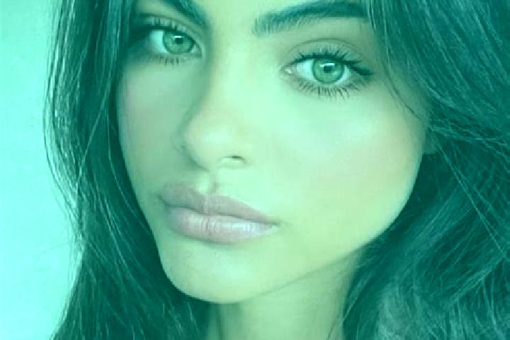 Ariana, 27, a brunette green-eyed caucasian companion based in Flossenburg. Offering Party Girl, Striptease, Travel Companion, Prostate Massage, Couples. Ava...