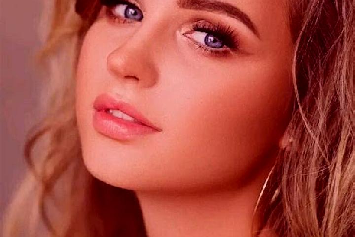Ariana, 28, a dark blonde blue-eyed mediterranean companion based in Tlet Sidi Bouguedra. Offering Dinner Date, Massage, CIM, BDSM, Erotic Massage. Available...