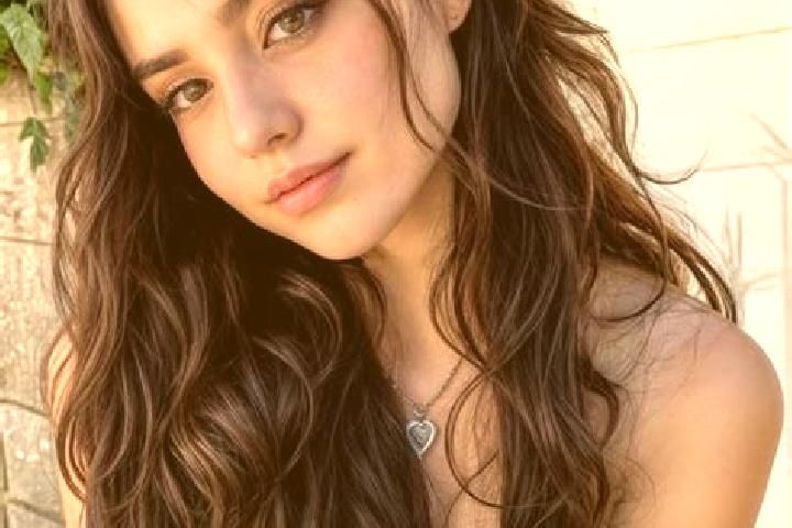 Ariana, 28, a dark blonde hazel-eyed middle eastern companion based in Franklinville. Offering 69, Roleplay, Dinner Date, CIM. Available for incall and outca...
