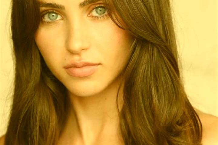 Ariana, 29, a auburn hazel-eyed latina companion based in Oreye. Offering Domination, Erotic Massage, Duos, Massage, Roleplay. Available for incall and outca...