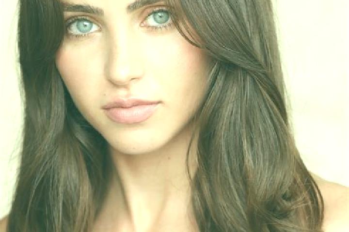 Ariana, 30, a brunette dark-eyed mixed companion based in Bosamarin. Offering Massage, Duos, OWO. Available for incall and outcall, day and evening dates.