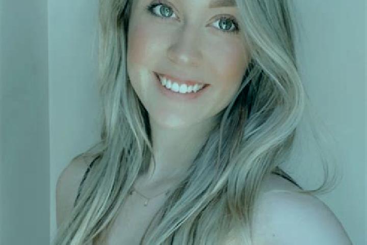 Ariana, 30 — Escort in Windham, United States