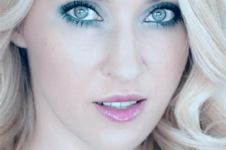 Ariana, 31, a blonde green-eyed middle eastern companion based in Straza. Offering Overnight, Erotic Massage, 69, OWO, Prostate Massage. Available for incall...