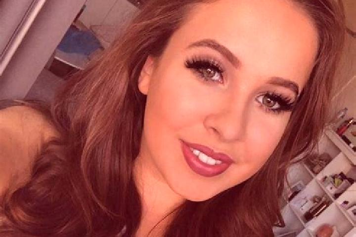 Ariana, 31, a brunette grey-eyed european companion based in Ekali. Offering Overnight, Duos, Dinner Date, A-Level, Tantra. Available for incall and outcall,...