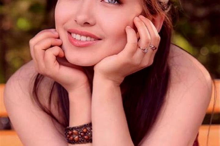 Ariana, 31, a red blue-eyed asian companion based in Wambel. Offering 69, Overnight, GFE. Available for incall and outcall, day and evening dates.