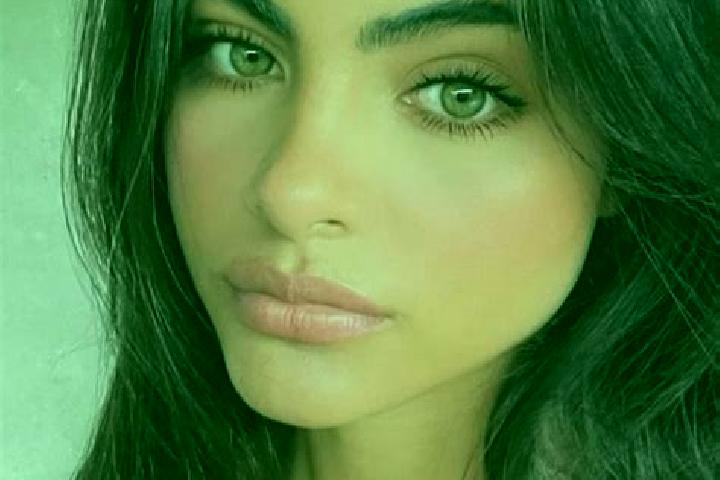 Ariana, 34, a black green-eyed indian companion based in Pezzolo Valle Uzzone. Offering Domination, CIM, Couples. Available for incall and outcall, day and e...