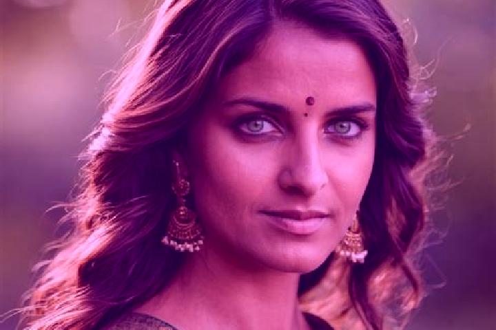 Ariana, 34, a chestnut green-eyed indian companion based in Mavrommati. Offering Party Girl, Overnight, 69, Massage, CIM. Available for incall and outcall, o...