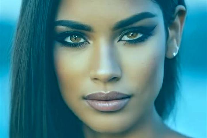 Ariana, 34, a dark blonde green-eyed latina companion based in Gambarana. Offering 69, A-Level, Overnight, Erotic Massage. Available for incall and outcall, ...
