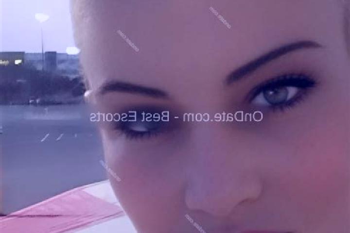 Ariana, 34 — Escort in Urvind, Romania