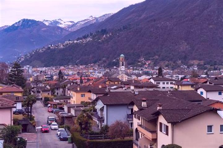 Ariana, 35 — Escort in Losone, Switzerland