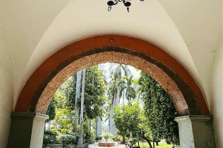 Ariana, 35 — Escort in San Lorenzo Vista Hermosa, Mexico