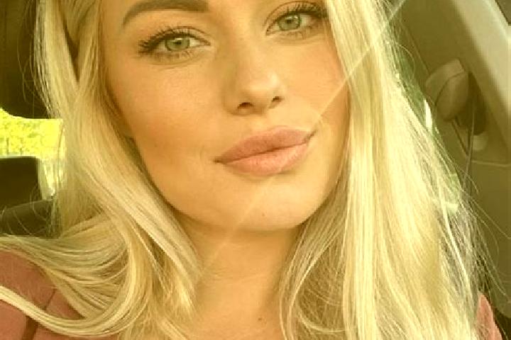 Ariana, 36, a blonde hazel-eyed caucasian companion based in Pukaona B. Offering BDSM, Deep French Kissing, Duos, Travel Companion, CIM. Available for incall...