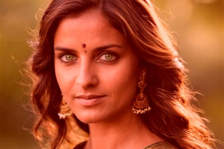 Ariana, 36, a chestnut green-eyed indian companion based in Lommis. Offering Roleplay, Duos, Travel Companion. Available for incall and outcall, overnight bo...