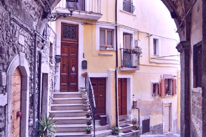 Ariana, 36 — Escort in Pratola Peligna, Italy