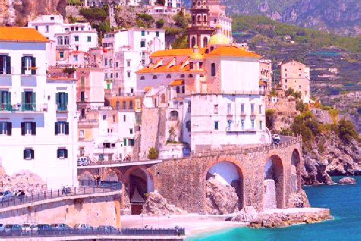 Ariana, 36 — Escort in Torriano, Italy