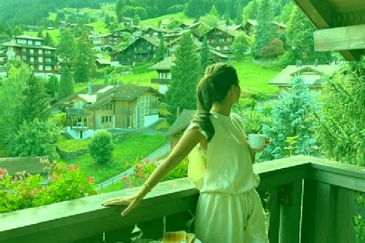 Ariana, 36 — Escort in Trun, Switzerland