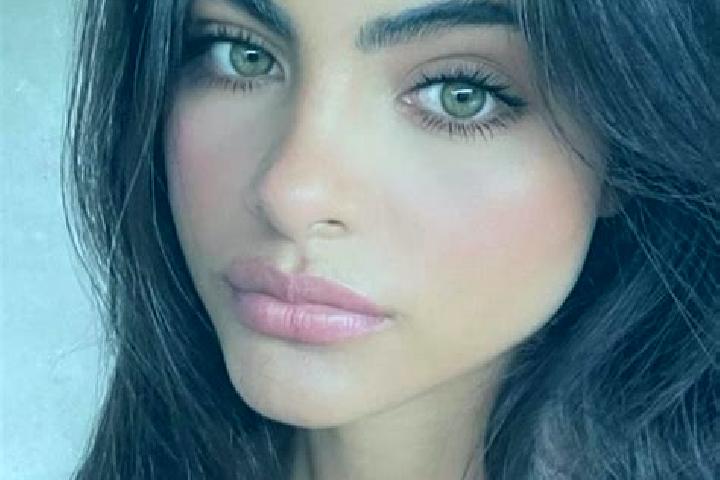 Ariana, 37, a brunette dark-eyed middle eastern companion based in Calaoagan. Offering BDSM, OWO, CIM. Available for incall and outcall, overnight bookings a...