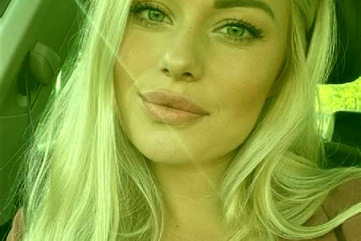 Ariana, 38, a blonde hazel-eyed asian companion based in Monforte d Alba. Offering Travel Companion, Party Girl, Prostate Massage, Duos. Available for incall...