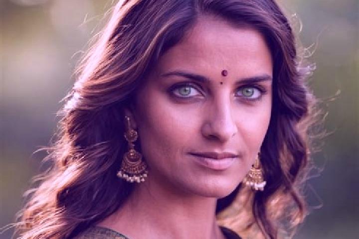 Ariana, 39, a brunette green-eyed indian companion based in Guji. Offering BDSM, Roleplay, OWO, Tantra. Available for incall and outcall, overnight bookings ...