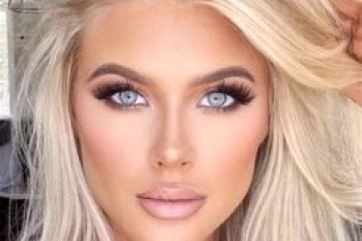 Ariana, 39, a platinum blonde grey-eyed latina companion based in Huixtac. Offering BDSM, Striptease, Couples. Available for incall and outcall, day and even...