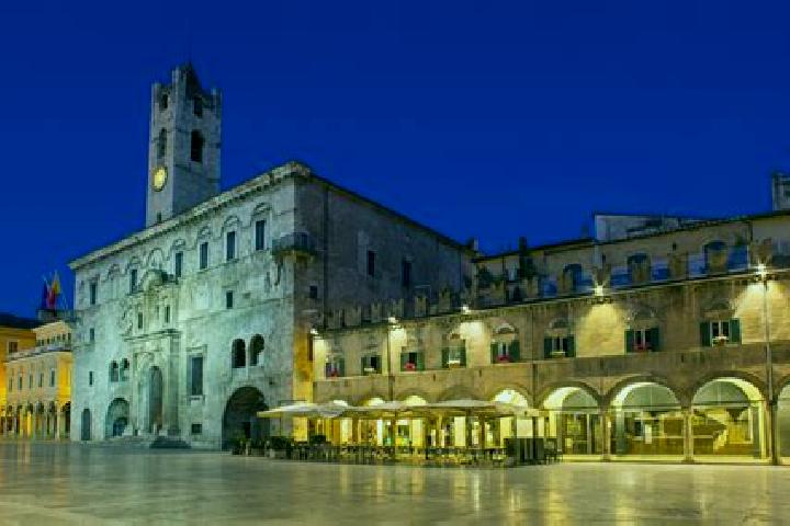 Ariana, 39 — Escort in Montemonaco, Italy