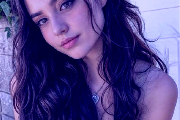 Aubrey, 20, a auburn brown-eyed middle eastern companion based in Piocera. Offering Prostate Massage, Erotic Massage, Roleplay, Travel Companion, Duos. Avail...