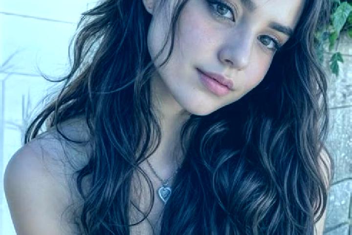 Aubrey, 21, a auburn hazel-eyed mediterranean companion based in Zakirai. Offering Striptease, Roleplay, Party Girl, BDSM. Available for incall and outcall, ...