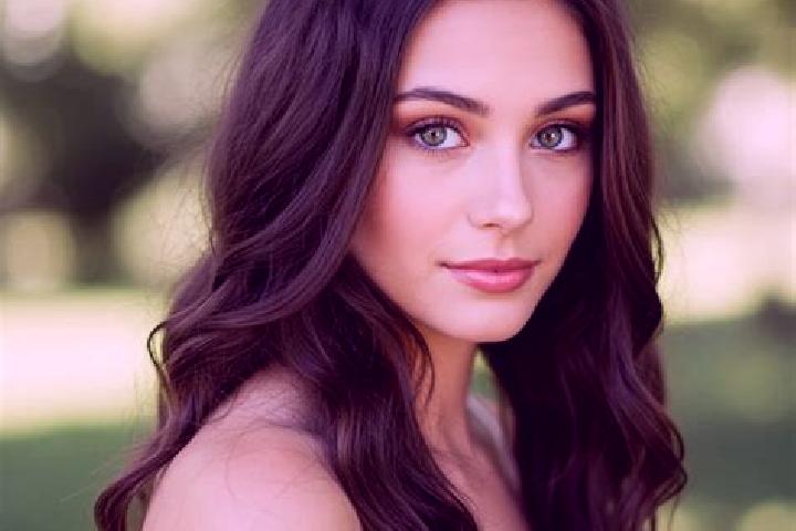 Aubrey, 21, a brunette hazel-eyed mediterranean companion based in Beachwood. Offering CIM, Girlfriend Experience, Roleplay. Available for incall and outcall...