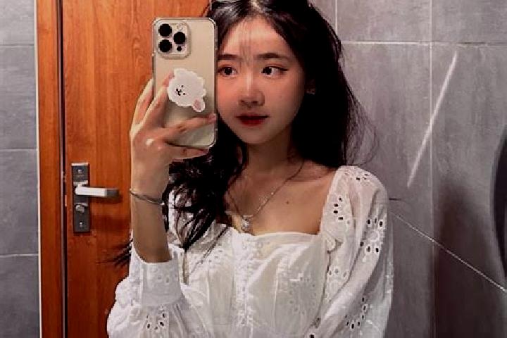 Aubrey, 21 — Escort in Aisai, Japan