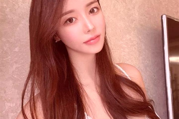 Aubrey, 21 — Escort in Ereencav, Mongolia