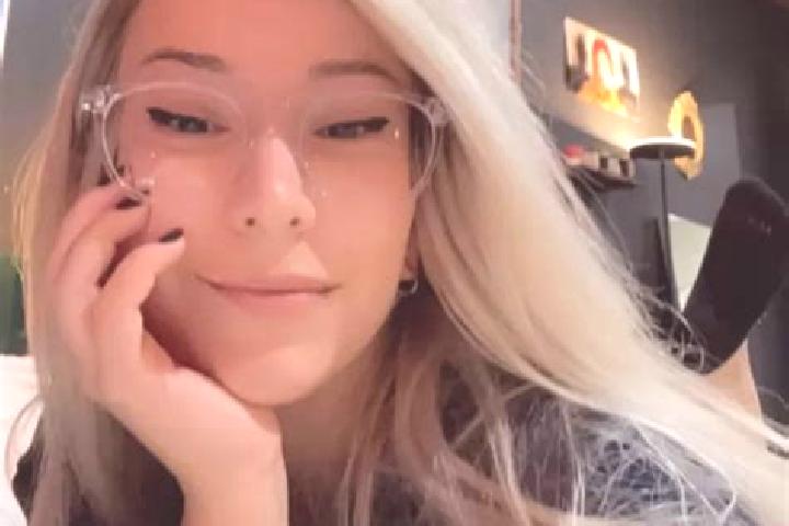 Aubrey, 22, a blonde amber-eyed mixed companion based in Macutzio. Offering 69, Prostate Massage, Fetish, CIM. Available for incall and outcall, day and even...