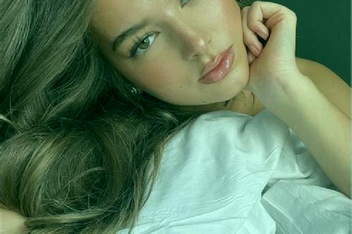 Aubrey, 23, a chestnut grey-eyed latina companion based in Tsz Wan Shan. Offering Overnight, Tantra, CIM. Available for incall and outcall, day and evening d...