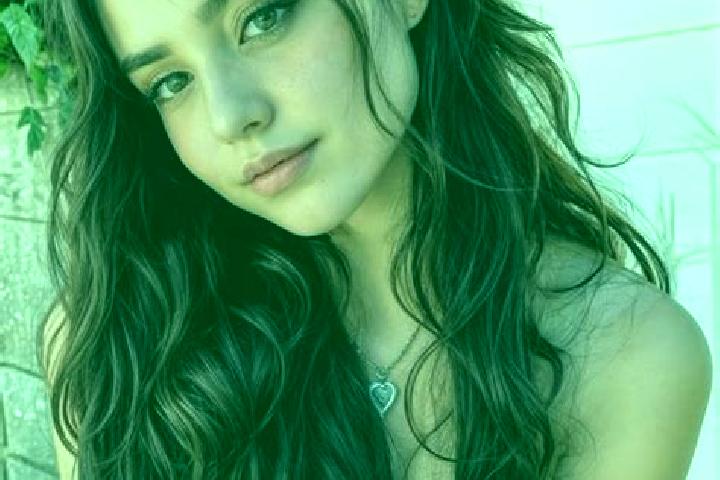 Aubrey, 26, a auburn hazel-eyed middle eastern companion based in Poplar. Offering A-Level, Couples, Domination, Party Girl, Striptease. Available for incall...