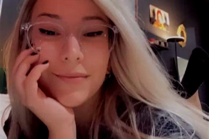 Aubrey, 26, a blonde green-eyed middle eastern companion based in Kroscienko nad Dunajcem. Offering Prostate Massage, Erotic Massage. Available for incall an...