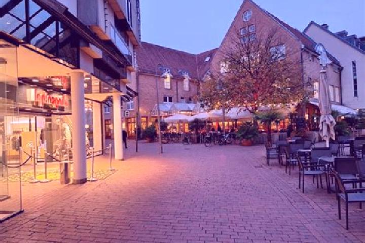 Aubrey, 26 — Escort in Ferschweiler, Germany