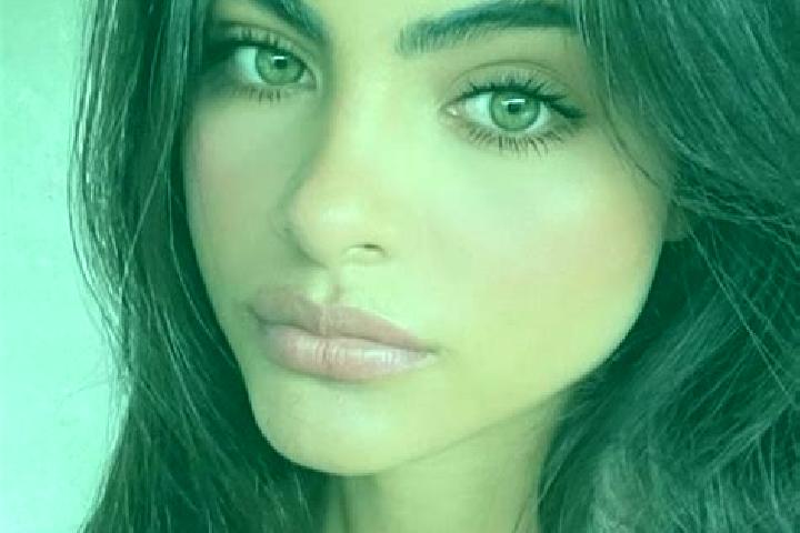 Aubrey, 27, a brunette green-eyed middle eastern companion based in Holnon. Offering Roleplay, Domination, Travel Companion. Available for incall and outcall...
