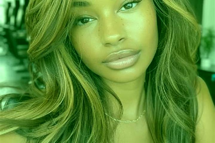 Aubrey, 27, a dark blonde brown-eyed european companion based in Equador. Offering Deep French Kissing, Overnight, Massage, Roleplay, CIM. Available for inca...