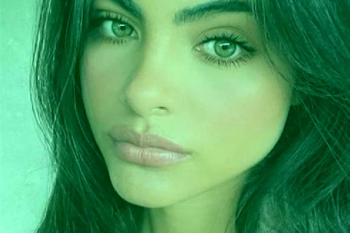 Aubrey, 27, a red dark-eyed indian companion based in Quel. Offering Massage, Erotic Massage, Domination, CIM. Available for incall and outcall, overnight bo...