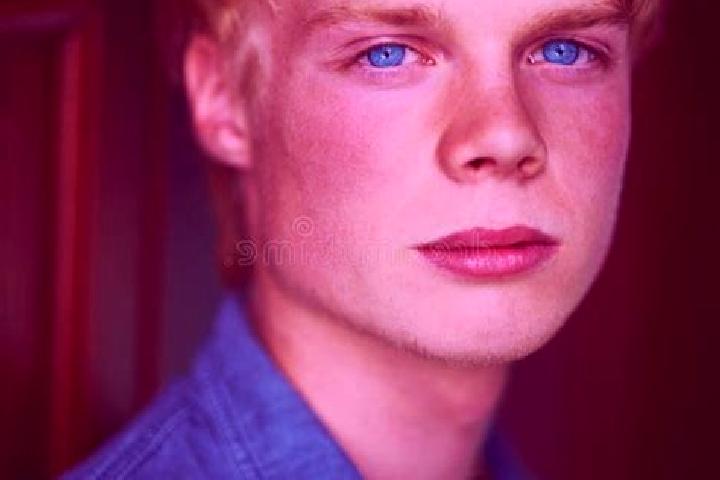 Aubrey, 28, a blonde blue-eyed caucasian companion based in Yapleu. Offering OWO, GFE, Deep French Kissing. Available for incall and outcall, overnight booki...