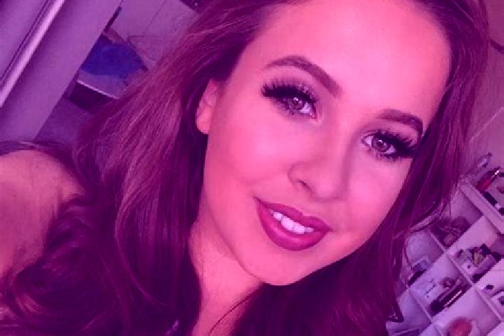 Aubrey, 28, a red dark-eyed european companion based in Velyka Vyska. Offering Domination, Dinner Date, Fetish, Erotic Massage. Available for incall and outc...