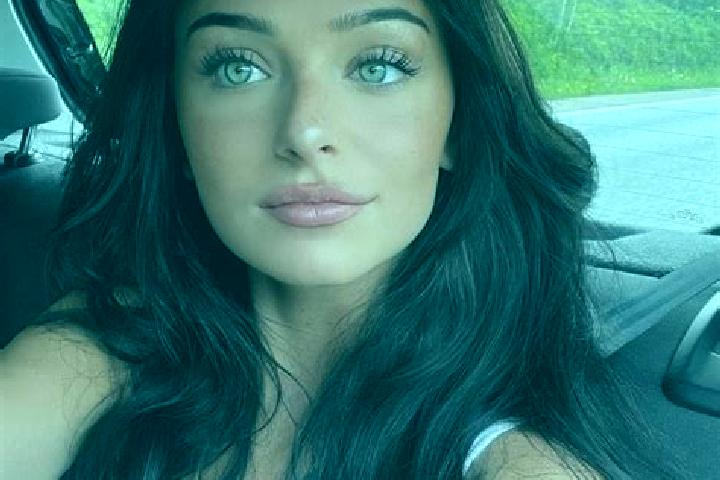Aubrey, 29, a black green-eyed caucasian companion based in Stari Grad. Offering Dinner Date, Domination, Erotic Massage, Striptease, BDSM. Available for inc...