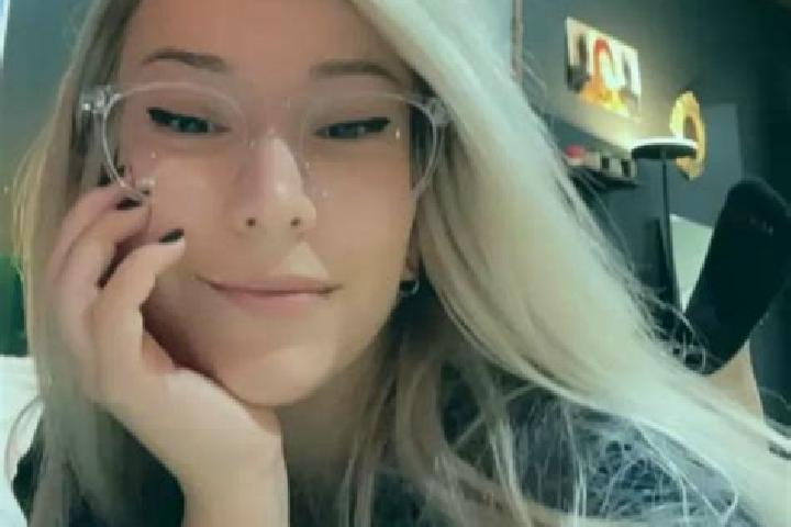 Aubrey, 31, a blonde grey-eyed ebony companion based in Sitularang Landeuh. Offering Massage, Duos, Deep French Kissing. Available for incall and outcall, da...