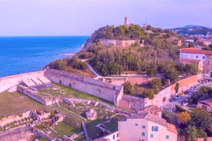 Aubrey, 31 — Escort in Sant Elpidio a Mare, Italy