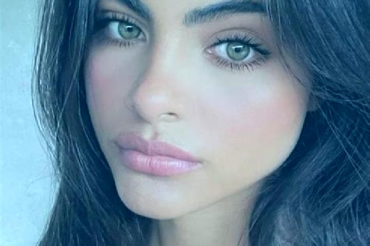 Aubrey, 32, a red green-eyed indian companion based in San Vicente. Offering Domination, Tantra, Girlfriend Experience, OWO. Available for incall and outcall...