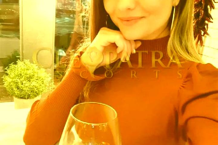 Aubrey, 33, a chestnut blue-eyed slavic companion based in Neuilly-les-Dijon. Offering Dinner Date, Party Girl, OWO, Striptease, Fetish. Available for incall...