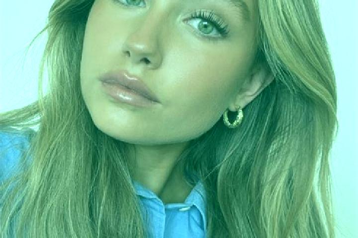 Aubrey, 33, a dark blonde green-eyed mixed companion based in Pila. Offering Overnight, Erotic Massage, GFE, Travel Companion. Available for incall and outca...