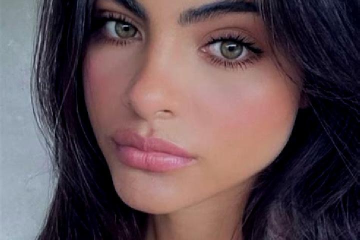 Aubrey, 34, a brunette dark-eyed indian companion based in Vaersas. Offering Travel Companion, A-Level, 69. Available for incall and outcall, overnight booki...