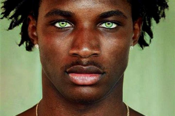 Aubrey, 35, a black green-eyed middle eastern companion based in Darvel. Offering Tantra, Overnight. Available for incall and outcall, day and evening dates.